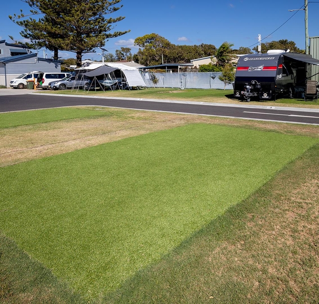 Woolgoolga Lakeside Holiday Park, Caravan Park at null Book at