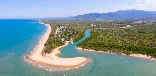Balgal Beach RV Site, Campsite at Balgal Beach | Book at Campedia.com.au