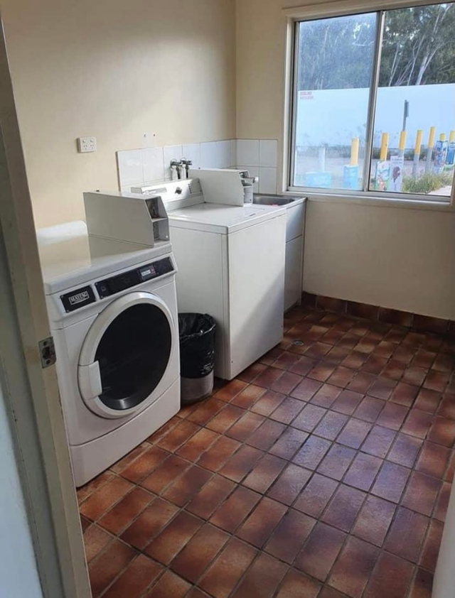 Clermont BP Roadhouse 24hr Free Camping, Campsite at null Book at